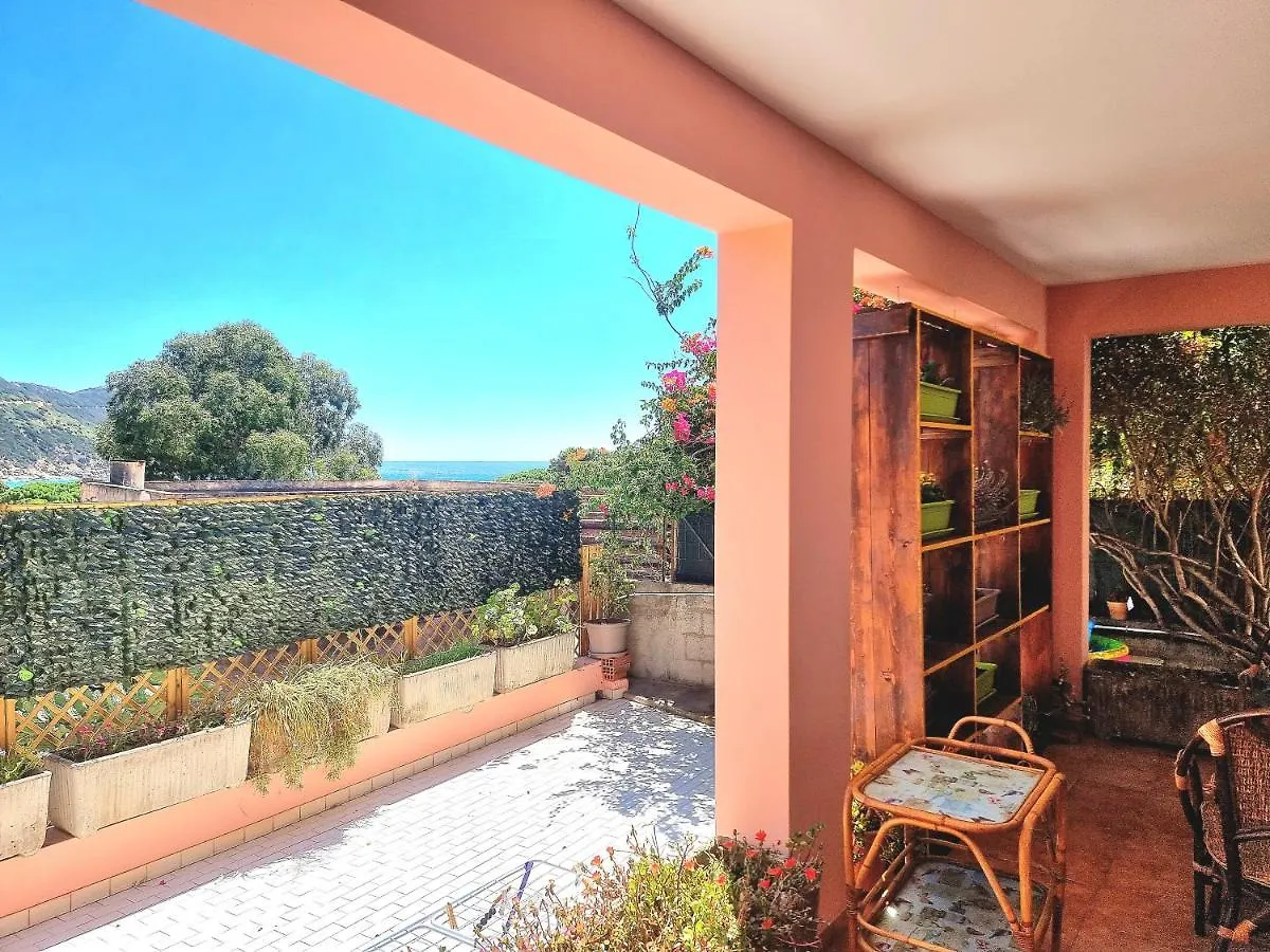 סולאנאס Stylish Home With Patio 4 Min Walk To The Beach