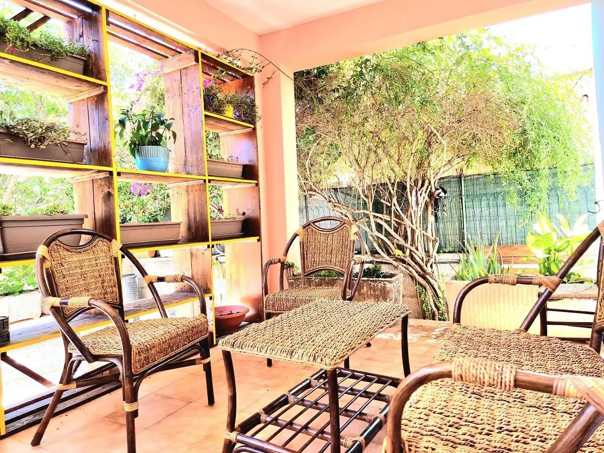 Stylish Home With Patio 4 Min Walk To The Beach Solanas  Apartment Solanas (Cagliari)